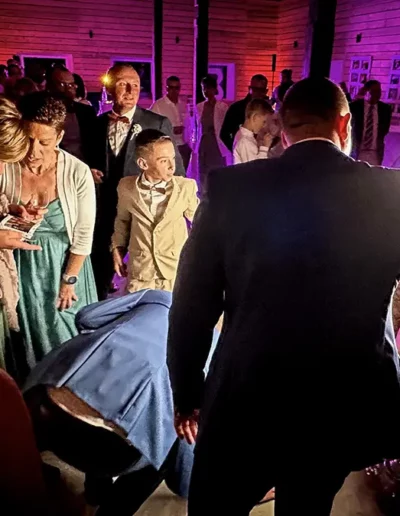 groupe de personnes devant un photomaton à Charleville Mézières